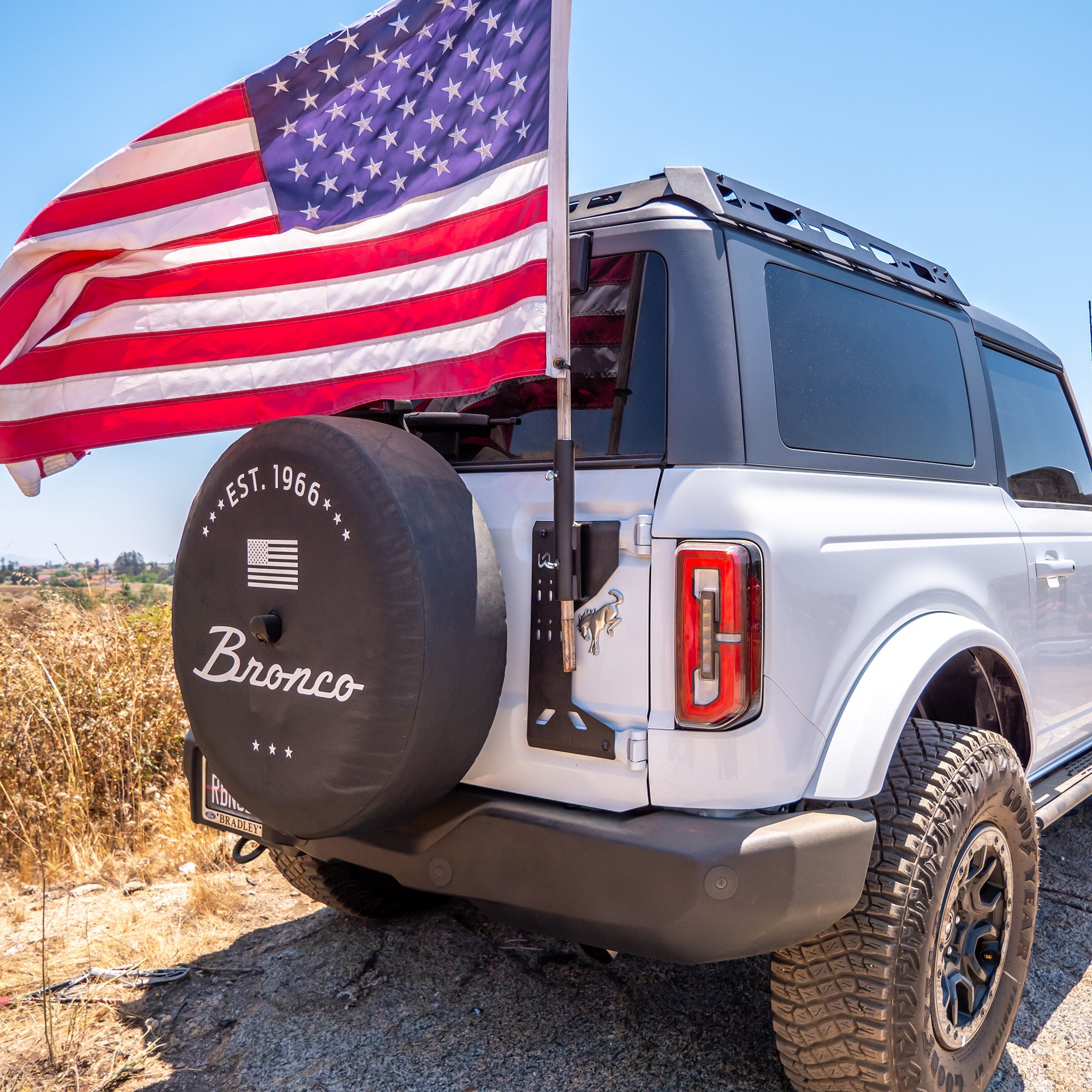 2021+ Ford Bronco Tailgate Flag Mount - Turn Offroad